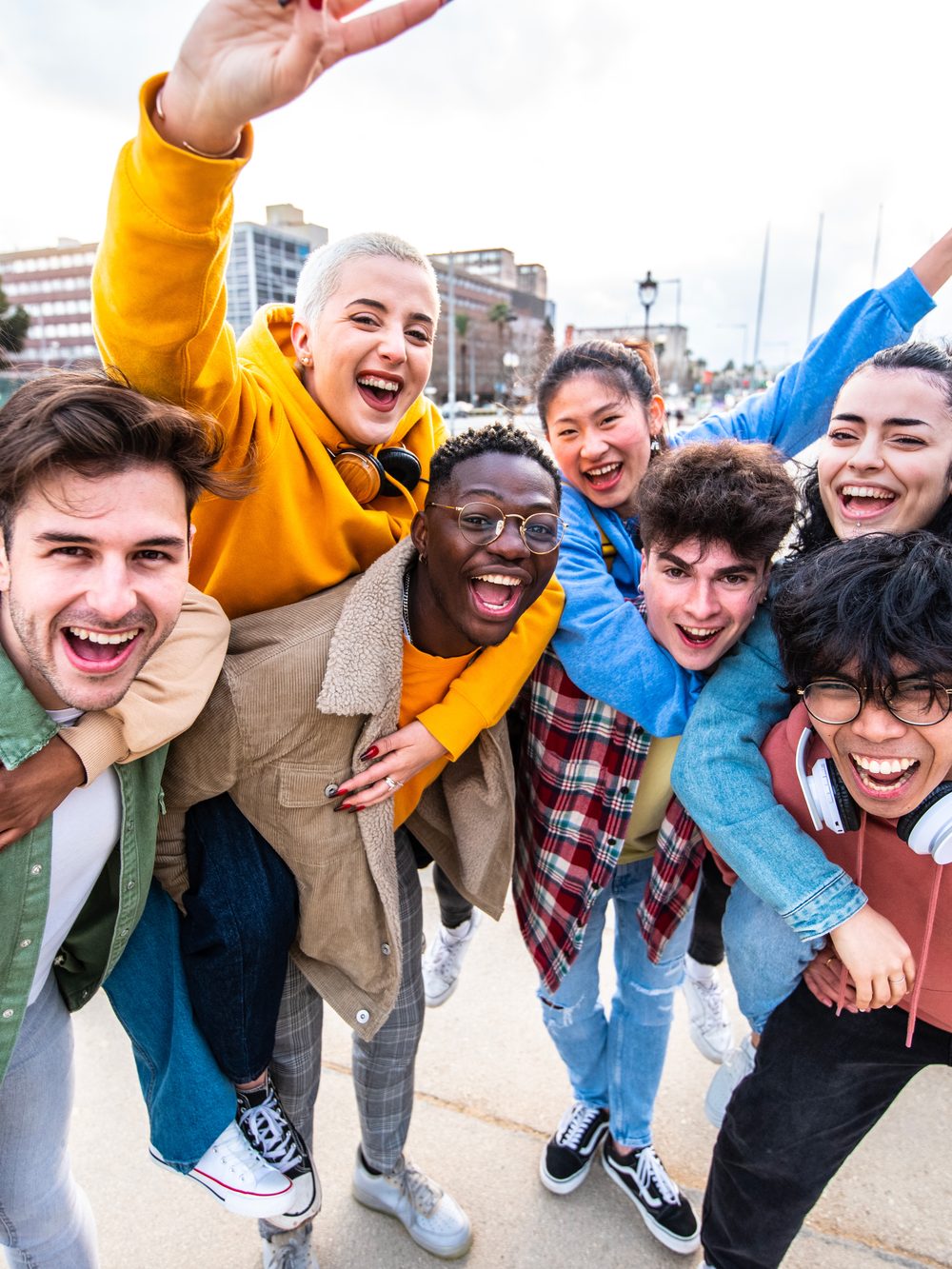 A group photo in a dating profile lineup